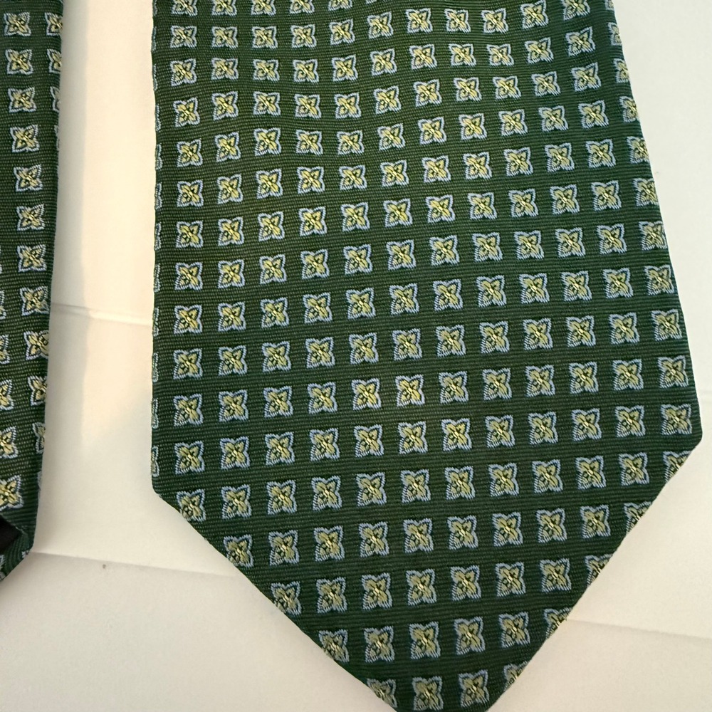Brooks Brothers Makers Green Geometric Silk Tie Woven in England Made in USA - Picture 2 of 4